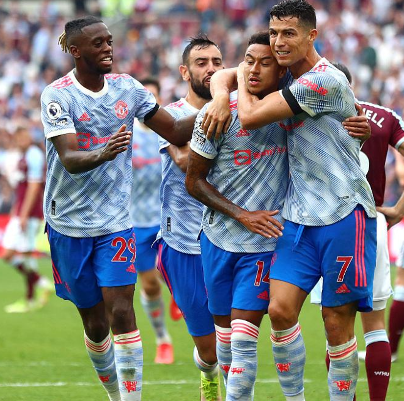 穆古鲁扎迎来三赛季出色发挥，曼联观众热烈欢呼！-爱游戏官网